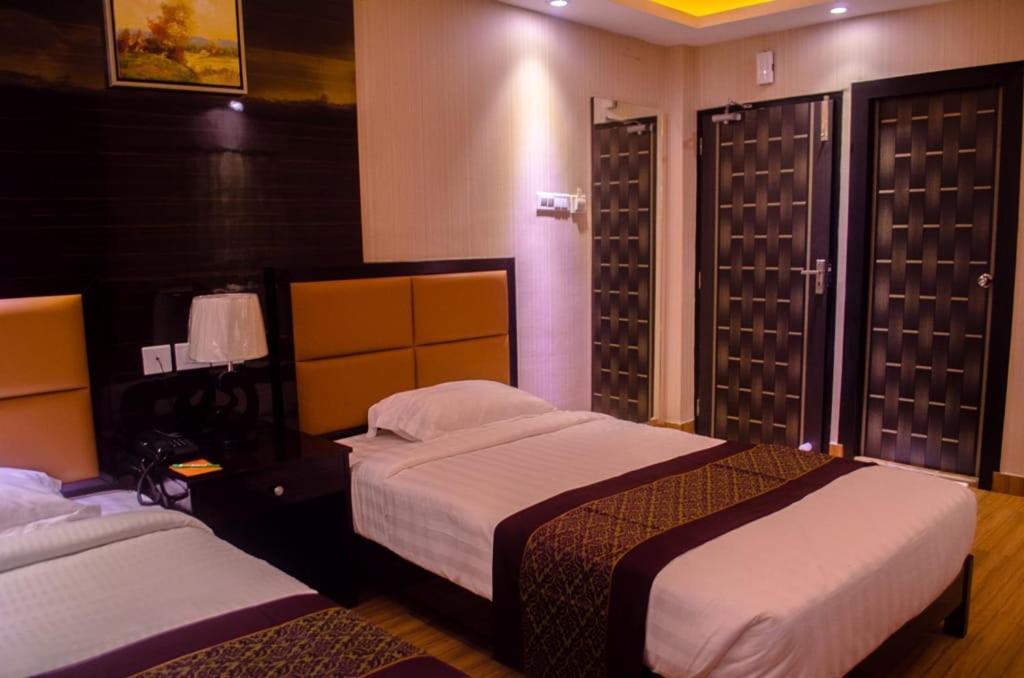 Hotel Comfotel 콜카타 외부 사진