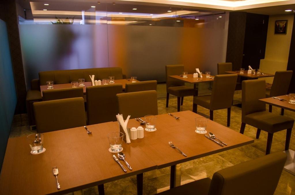 Hotel Comfotel 콜카타 외부 사진