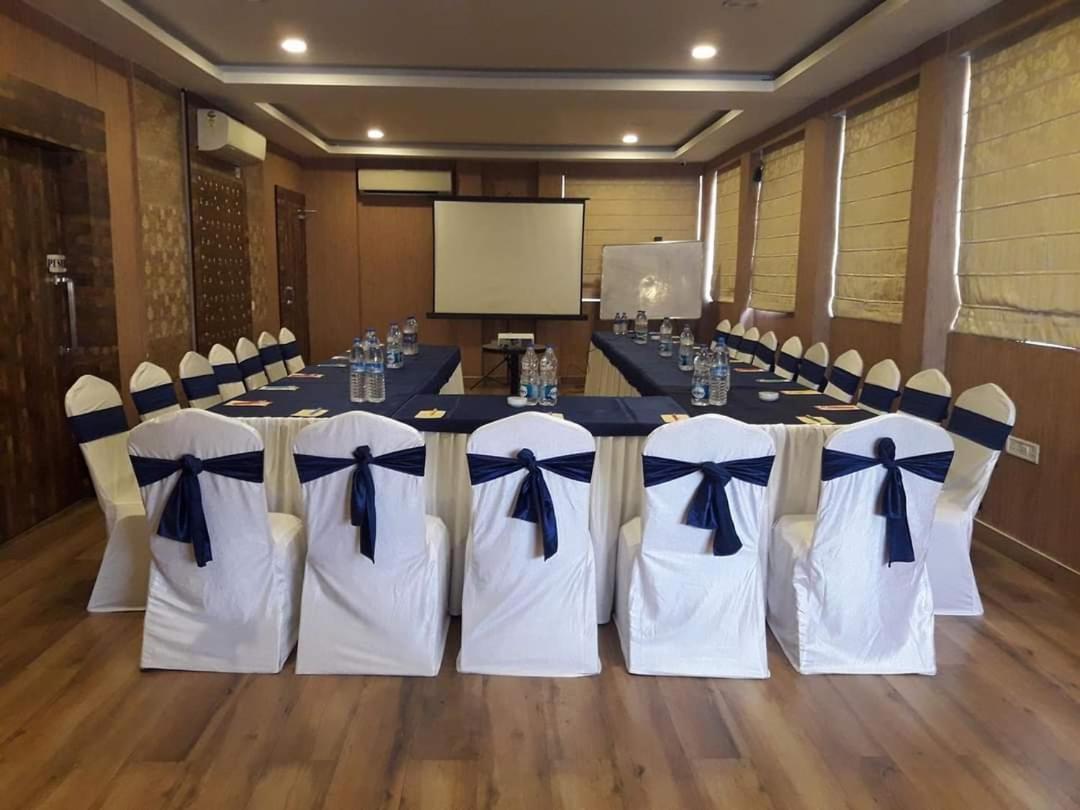 Hotel Comfotel 콜카타 외부 사진