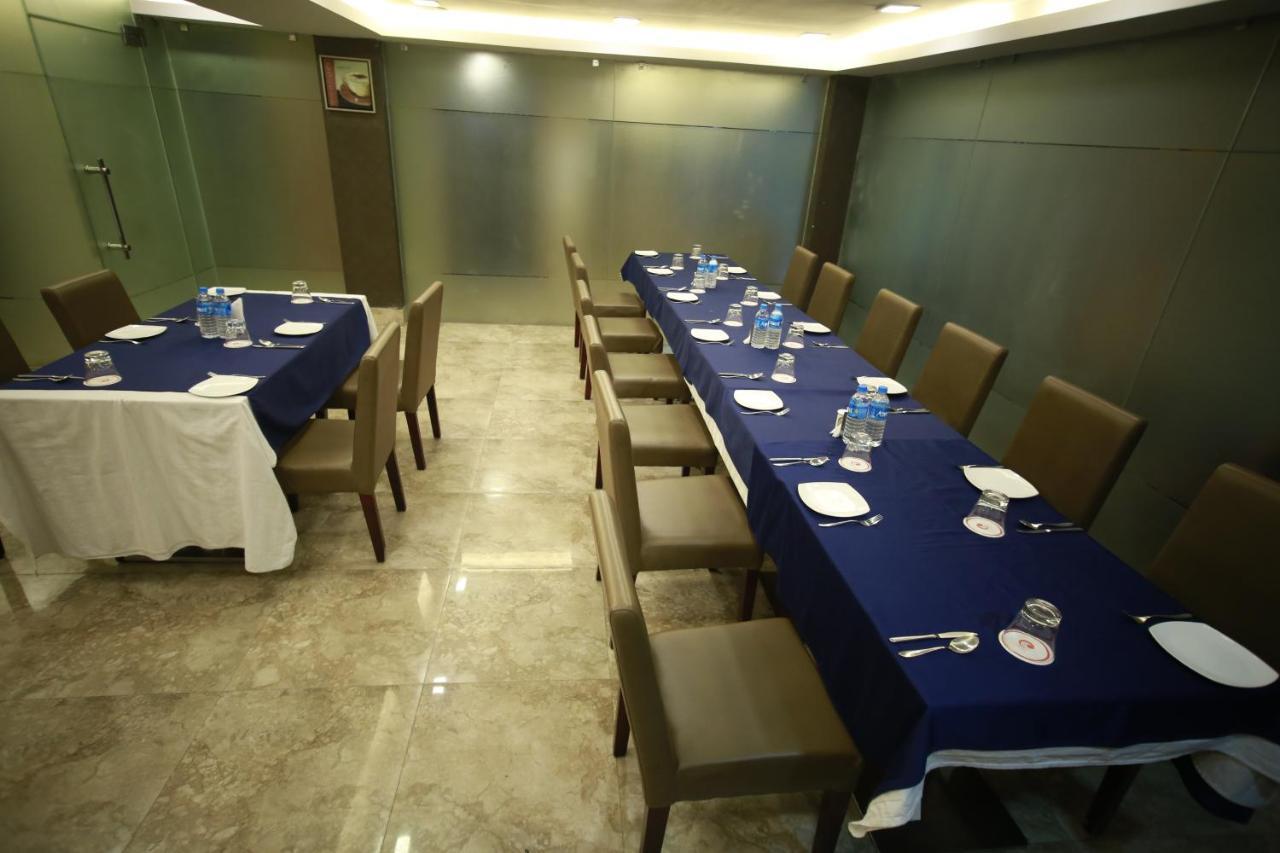 Hotel Comfotel 콜카타 외부 사진