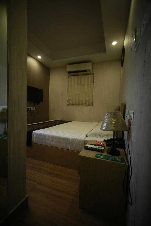 Hotel Comfotel 콜카타 외부 사진